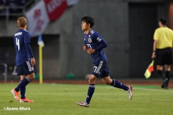 別格 久保建英のえげつないfk弾が炸裂 U 19日本代表を初戦勝利に導く 8枚 18年10月21日 エキサイトニュース