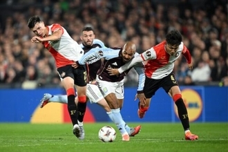 上田綺世は再三決定機に絡むも…“日本人コンビ”先発のフェイエノールト、アストン・ヴィラに屈してEL連敗