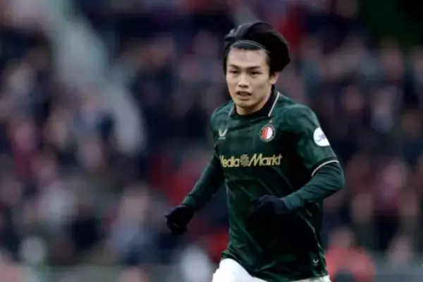 PSVが序盤の3発で“首位決戦”を制し、エールディヴィジ独走中…上田綺世は64分までプレー