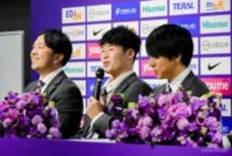 広島の新10番・鈴木章斗が決意「半年でまず2桁取りたい」　湘南発・広島飛躍でさらなる高み目指す「大橋選手や田中選手のように…」