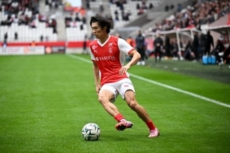 中村敬斗のシュートが勝ち越し弾に繋がる！　スタッド・ランスの逆転勝利に貢献