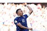 「エンバペが今大会7点目！　フランスは4大会連続のW杯8強入り、パラグアイに苦戦も“エース”がPKで決勝弾」の画像1