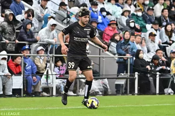 栃木C、昨季J3優勝に貢献したバスケス・バイロンが町田から期限付き移籍で復帰…「J1昇格に向けて、覚悟を持って戦います」
