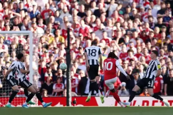 再びCKから得点！　アーセナル、プレミアのシーズン最多得点記録を更新