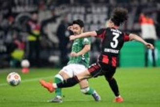 ブレーメンの菅原由勢が絶妙の同点弾アシスト…堂安律先発のフランクフルトと打ち合いドロー