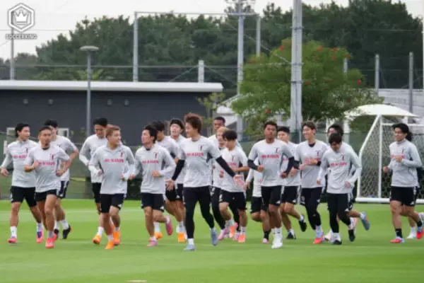 左足首に不安抱える久保建英は別メニュー調整…日本代表、冒頭15分のみ公開でパラグアイ戦へ本格調整開始