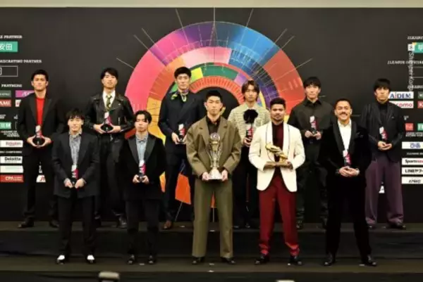 Jリーグベストイレブンが発表！　MF稲垣祥を除く10名が初受賞…優勝の鹿島からは3名選出