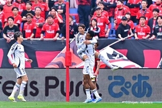 EAST上位対決は町田に軍配！　浦和は痛恨のPK献上…首位鹿島と「11」差に広がる