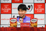 「「感謝したい」広島MF中島洋太朗がニューヒーロー賞受賞に喜びの声…賞金50万円は「普通に生活費に使いたい」」の画像1