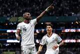 「北中米W杯共催国メキシコが怒涛の3連勝！　A組首位で決勝Tへ…敗れたチェコはグループ敗退」の画像1