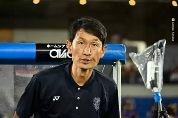 福岡の金明輝監督が契約更新！　クラブ発表「百年構想リーグ及び26/27シーズンも引き続き指揮」