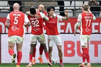 日本代表帰りの中村敬斗がさっそくゴール！…今季ここまで10戦6発、チームの連勝に貢献