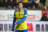 「山本理仁が2ゴール＆後藤啓介は今季9点目！　2位シント・トロイデンが4発快勝」の画像1