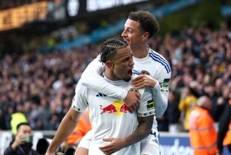 田中碧が途中出場のリーズ、シュタッハの直接FK弾などで逆転勝利！　ウルブスはリーグ戦5戦全敗…