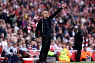 グアルディオラ監督、アーセナル戦の5バック採用に「ずっと続けることは望んでいない」…右SBクサノフの成長も称賛