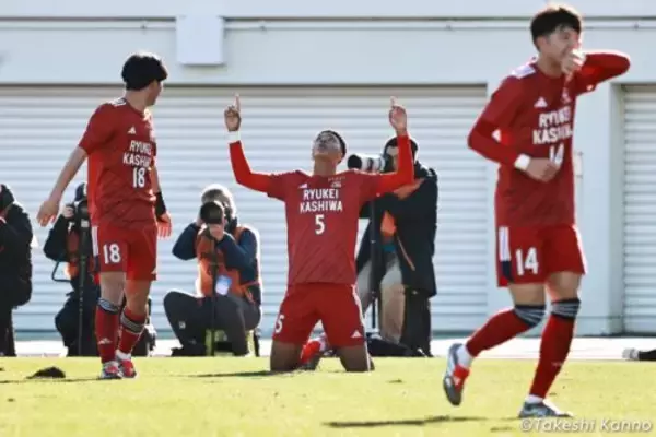 流通経済大柏、大津に逆転勝利でベスト4入り！　準決勝では鹿島学園と激突
