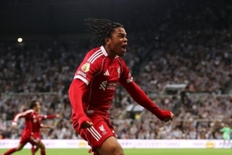 リヴァプールの“超新星”FWングモハがプロ契約締結！　今季クラブ史上最年少ゴールの17歳