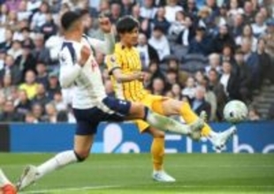 三笘薫のダイレクトボレーもノミネート！　プレミアリーグ、4月度の月間最優秀ゴール候補を発表