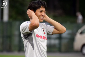 町野修斗が日本代表“新9番”に！　背番号交換の舞台裏明かす「綺世くんが18番を着けたかったみたいです」