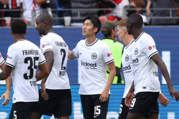 鎌田大地がfkでオウンゴール誘発 フランクフルトは追いつかれドロー 22年8月22日 エキサイトニュース