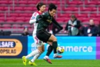 板倉滉所属のアヤックスが伝統の一戦を制す！　アヤックス主将が右足一閃…フェイエノールトの上田は決定機を生かせず敗戦