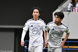 横浜FM、国立開催の神奈川ダービーで5発圧勝　遠野大弥が負傷も…途中出場の天野純が2G1A