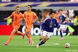 「オランダリーグ得点王の上田綺世、W杯初戦は無得点もドローに手応え「勝ち点をもぎ取れたのはポジティブ」」の画像1