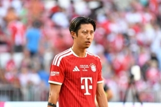 バイエルン残留の伊藤洋輝、SDは「重要な選手」と明言…コンパニ監督も放出検討せず