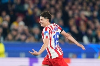 今季CLで9点目のアルバレス、アトレティコの最多記録を塗り替え！　バルサ戦では豪快直接FK弾