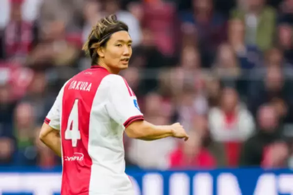 アヤックス、カラバフを逆転撃破でCL初白星！　“アンカー”で先発の板倉滉は65分までプレー