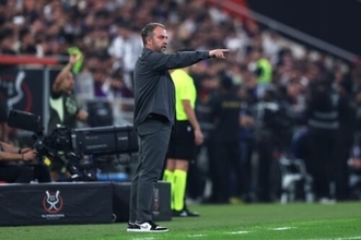 フリック監督、決勝成績は驚異の“8戦全勝”に！　レアル撃破に手応え「自分たちが望む形でプレーできた」