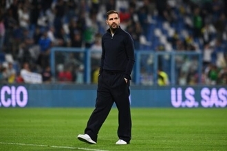 会長は退任を容認も…古巣チェルシーから関心噂のセスク監督は否定「何も知らない」