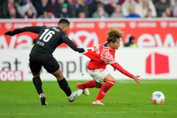 佐野海舟vs藤田譲瑠チマのマッチアップが実現…ブンデス日本代表対決は、決め手を欠きスコアレス決着に