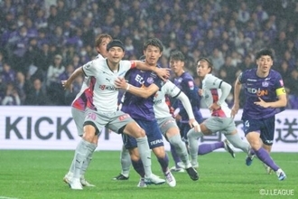 京都が“西の上位対決”を制す！　90＋3分にトレヴィザンが逆転弾…広島はガウル体制で初黒星