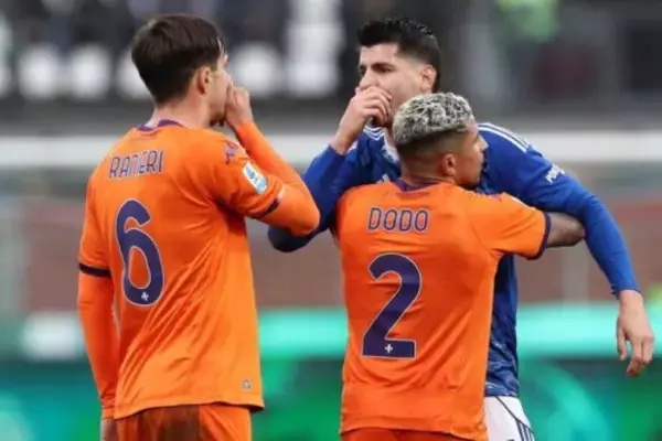 1分間で2枚のイエローカード提示され退場…セスク監督がモラタに苦言「挑発に対処できないなら…」