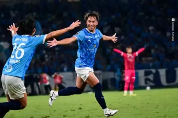国立にJ2歴代2位の5万3,973名が集結！　横浜FCが開幕2連勝、髙江麗央の直接FK弾などで磐田を3発撃破