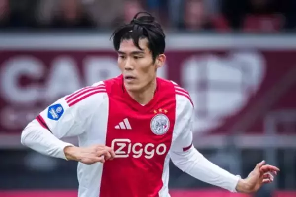 冨安健洋がアヤックス加入後初先発！　2点目の起点となるドリブル突破など4発勝利に貢献