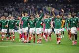 「メキシコ代表、W杯決勝Tで40年ぶり白星！　4戦連続完封勝利は36年ぶり3チーム目の快挙」の画像1