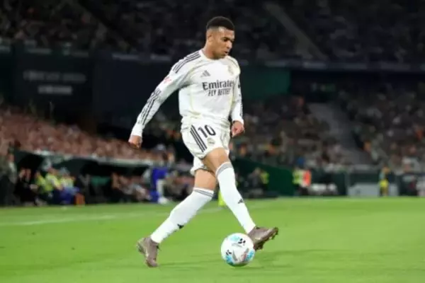 自ら交代要求のエンバペ、初期診断はハムストリングの肉離れ…精密検査へ