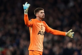 トッテナムGKヴィカーリオ、ヘルニアの手術で離脱…来月中に復帰見込み