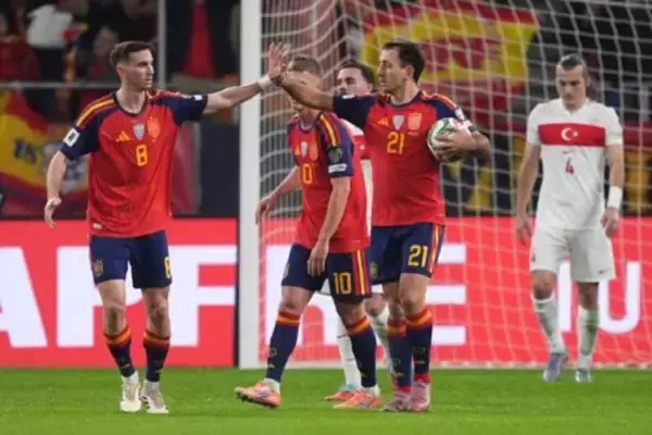 スペイン、13大会連続のW杯出場が決定！　トルコに逆転許すもオヤルサバル弾でドローに持ち込む