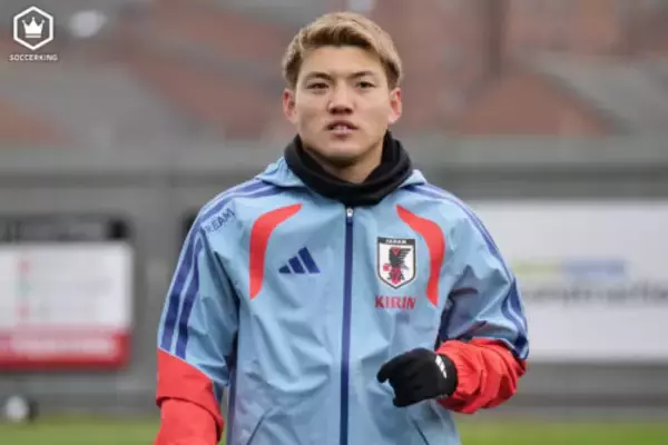 「日本代表、“英国遠征”のチームキャプテンは堂安律に決定！　森保一監督が会見で明かす」の画像