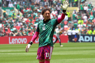 W杯最多6度出場の40歳GKオチョアが現役引退へ…「メキシコ代表での活動が終わろうとしている今、サッカーに意味を見出せなくなった」