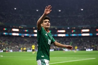 ペレ氏以来の快挙…メキシコ代表MFモラ、17歳でW杯決勝T先発は史上2人目の選手に