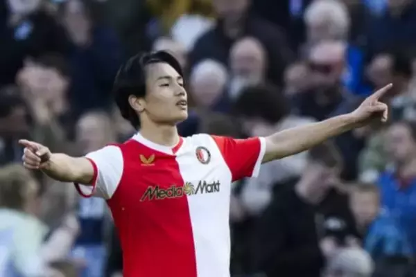 上田綺世、リーグ戦25ゴールに到達！　2得点でフェイエノールトの4試合ぶり勝利に貢献