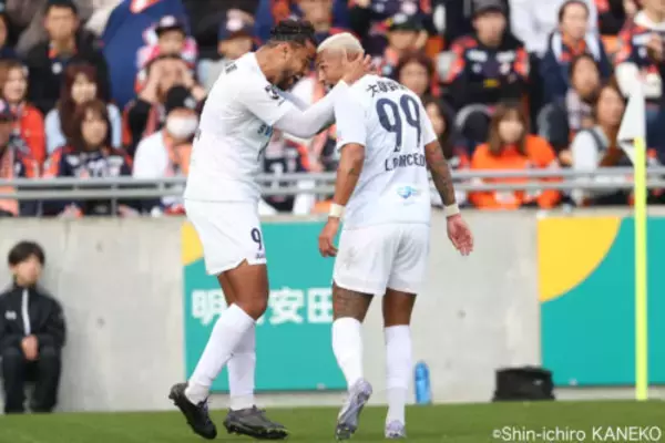 徳島が誇る“ブラジル人デュオ”が攻守に躍動！　指揮官「今J2で屈指のFW」　岩尾憲も絶賛「彼らはJ2でトップオブトップ」