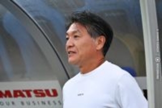 山形、横内昭展監督との契約更新を発表！　今年6月就任で残留に導く