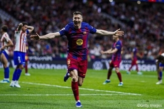 バルサが10人のアトレティコに逆転勝利！　2位レアルと「7」ポイント差に…CLの前哨戦を制す