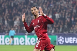 古巣フランクフルト相手に同点弾も、ノーセレブレーションのエキティケ「彼らなくして今の僕はない」