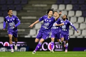 原口元気、豪快ミドルで移籍後初ゴール！　木村誠二＆坂本一彩も得点の“日本人対決”はベールスホット勝利